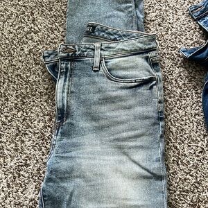 Kut from the Kloth “Kristine” high rise straight leg jeans. Size 10.